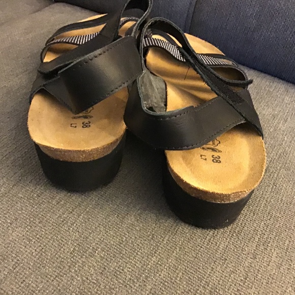 Naot Sandals Brand New - Picture 1 of 4